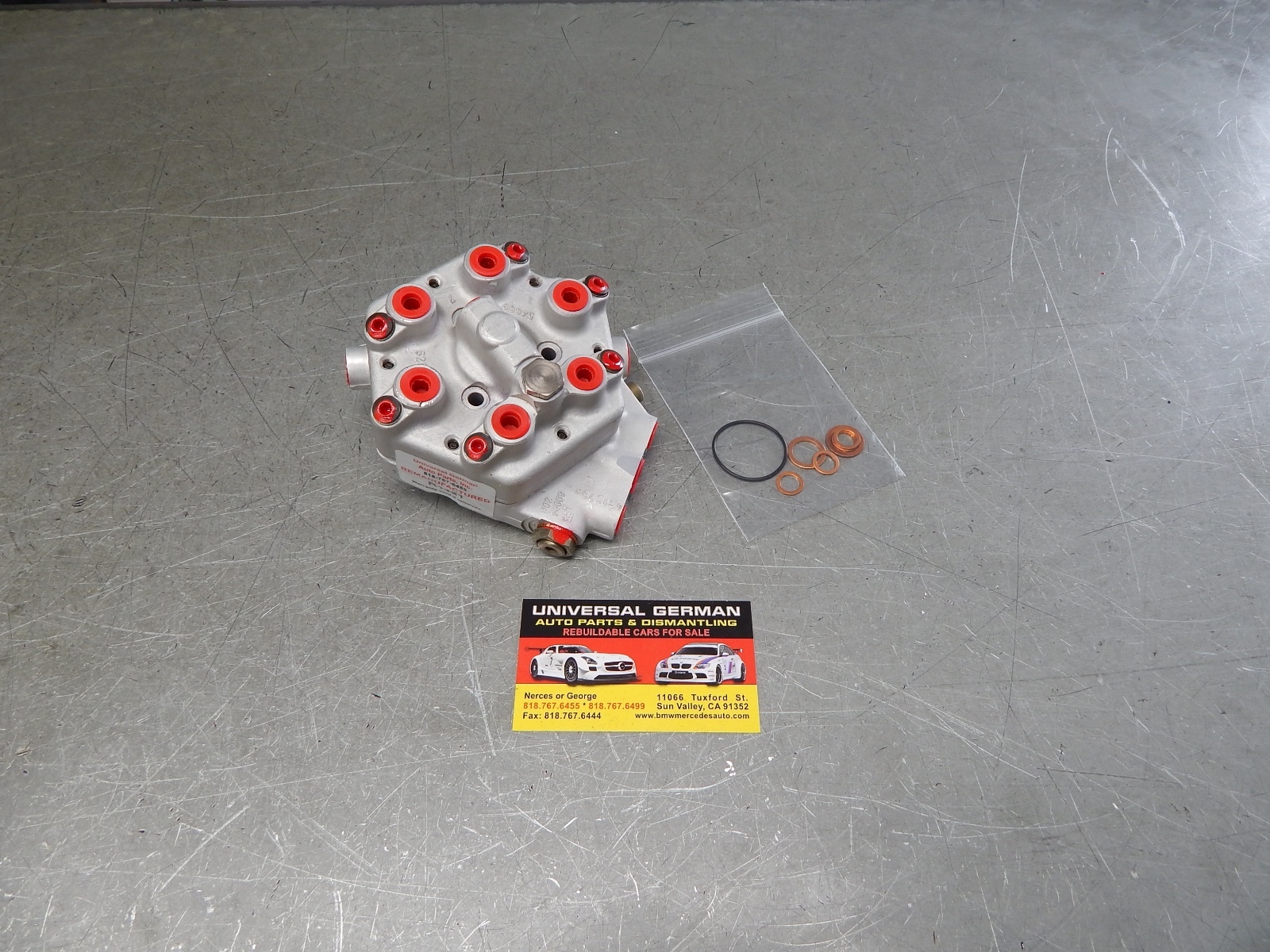 COUNTACH 280E 280SEL 280SE 280SL FUEL DISTRIBUTOR 0438100099 - REMANUFACTURED