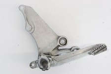 2007 SUZUKI GSX R600 FRONT RIGHT HAND SIDE FOOTRES PEG HANGER ASSEMBLY 298999