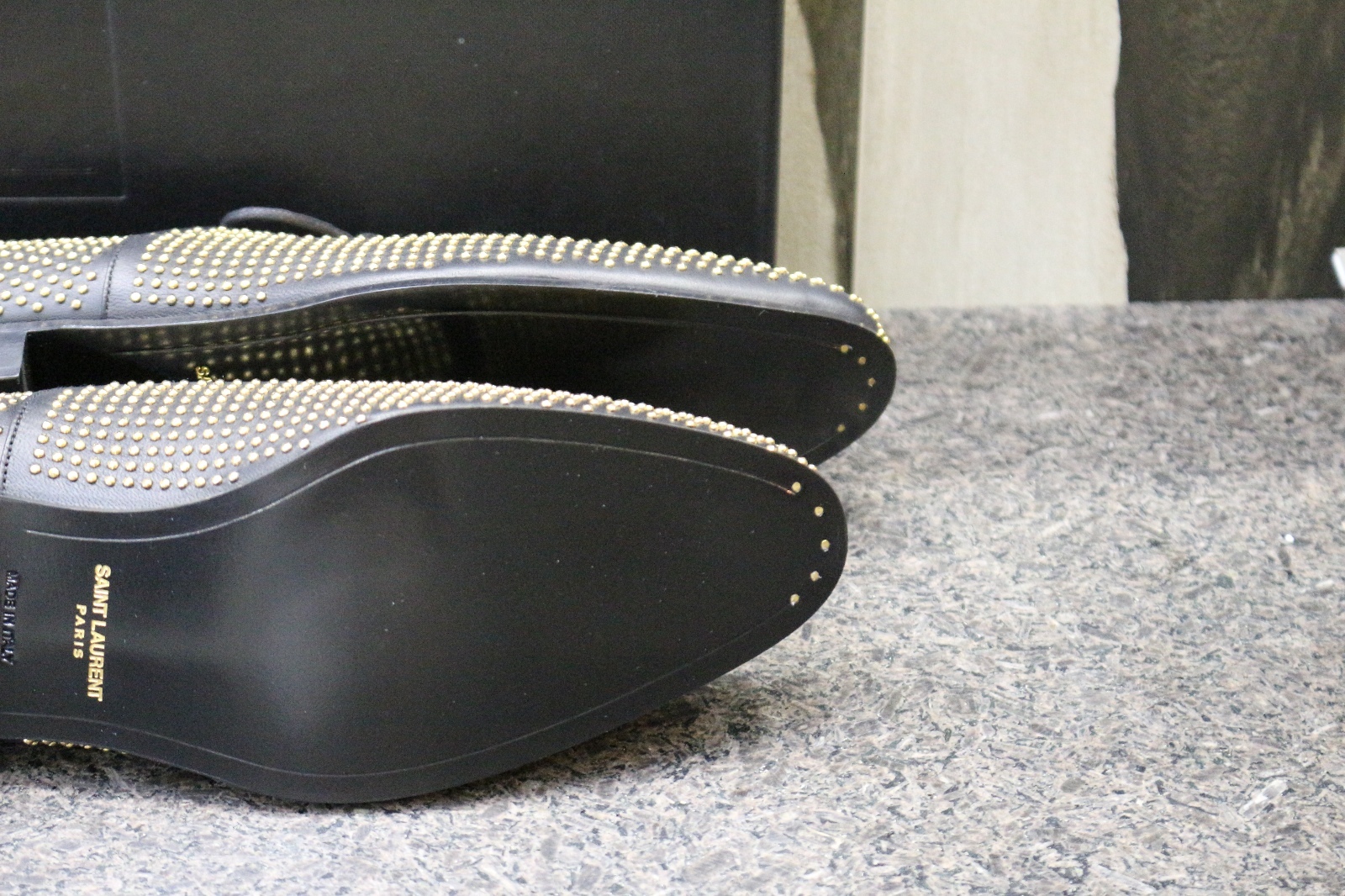 Scarpe piatte Oxford Brogue nuove con scatola YSL SAINT LAURENT PARIS LU LU LU borchie oro nero 37 5