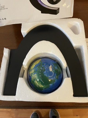 Desk decoration/floating and rotating globe in mid air
