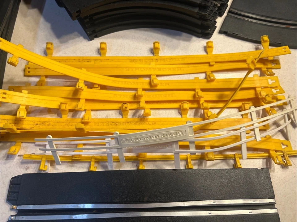 VINTAGE STROMBECKER Road Racing 1:32 SLOT CAR TRACK LOT - Image 3 of 4