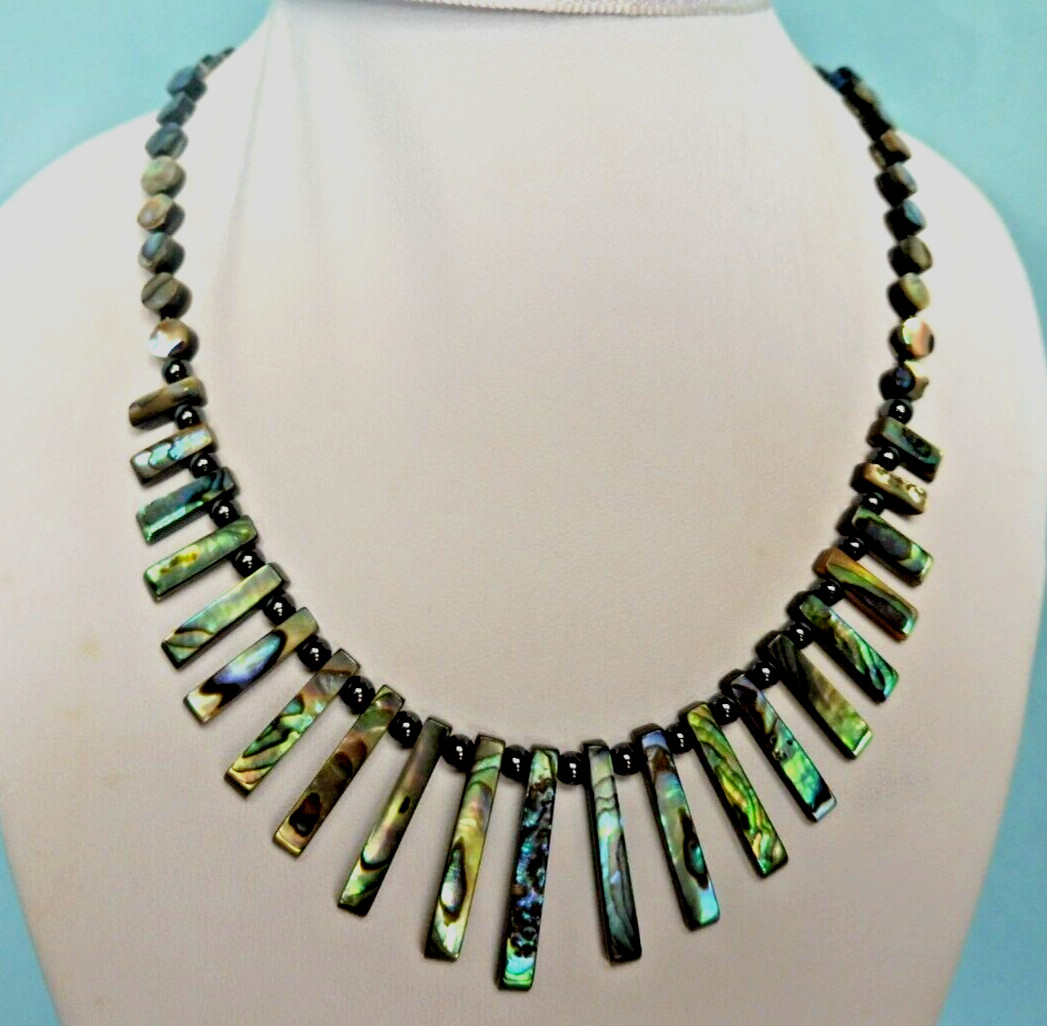 Collier en abalone véritable et son fermoir en argent massif précieux