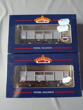 Bachmann OO Gauge - 38-086 - 34 Tonne Open Ballast Wagon Plain Grey x2 - Used