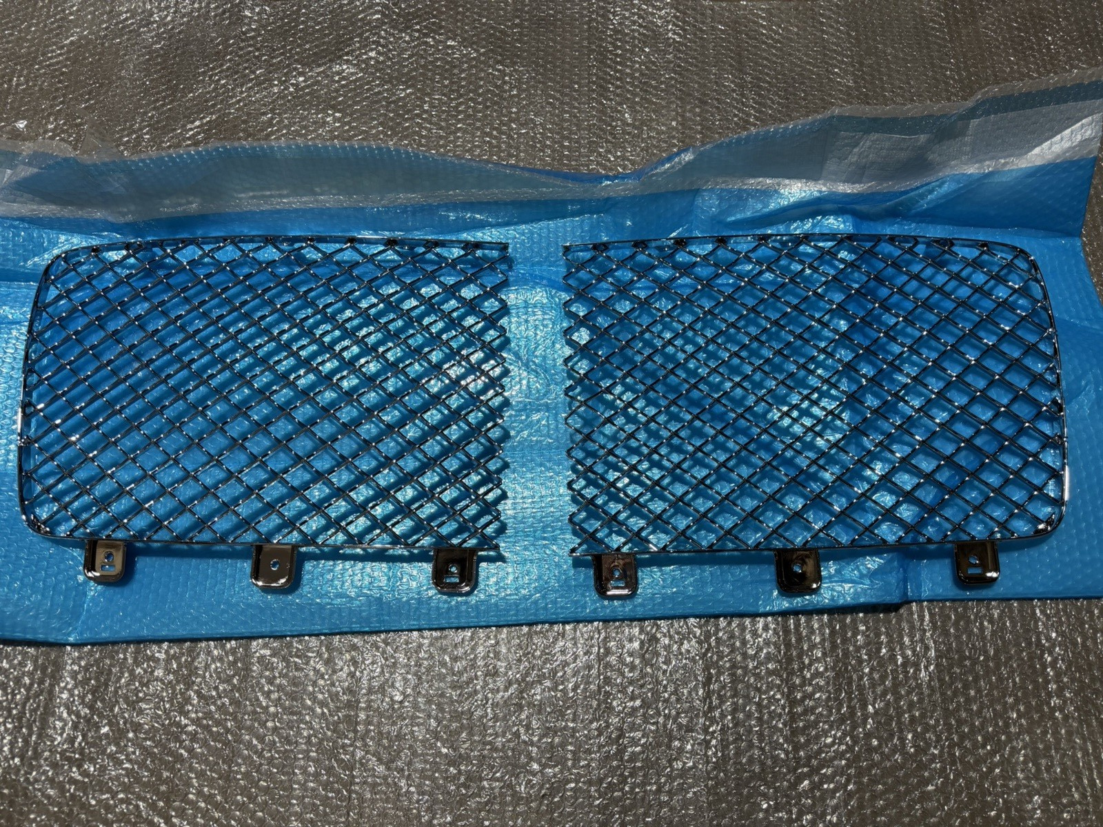 2021-2024 Bentley Bentayga Front Radiator Grille Mesh Set Pair Left Right Chrome