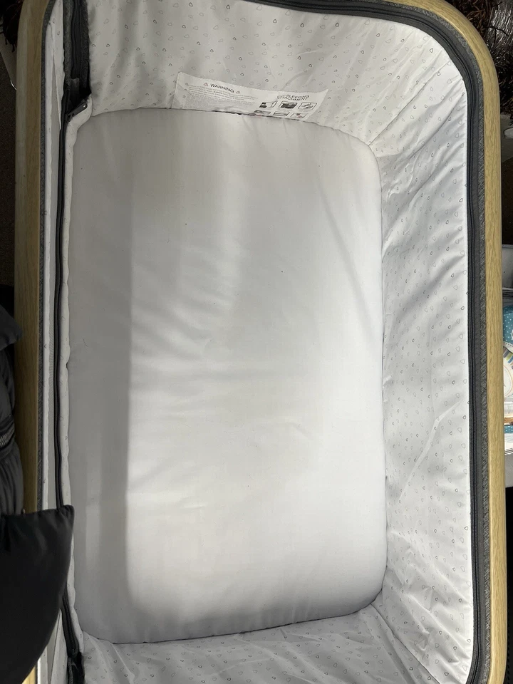 Tutti Bambini CoZee Air Bedside Crib Oak and Charcoal - 2112073590 - Image 3 of 4