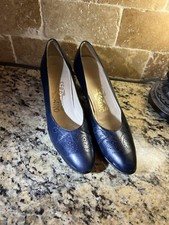 Vintage Salvatore Ferragamo Pump Heels Size 6 Navy - Read Description