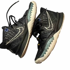 Nike Kyrie 7 YOUTH BLACK SHOES,  EP VII Irving BK Basketball CT4080-002, 40 Euro