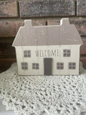 Distressed Primitive “Welcome” House Shelf Sitter NEW