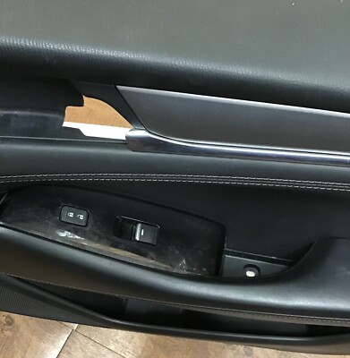 2020 Mazda 6 Touring Front right passenger side interior door