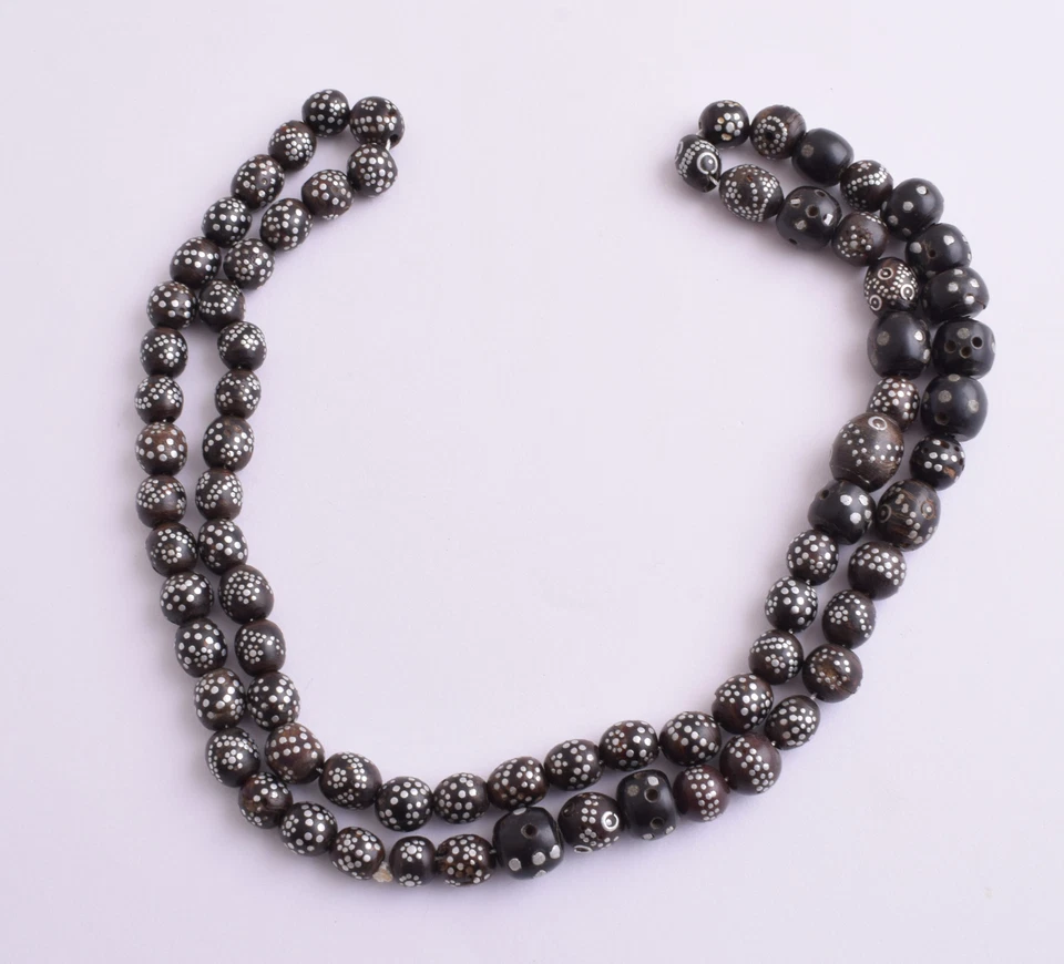 Antique Black coral Yusr beads inlaid strand-assorted 75 beads - Image 3 of 4