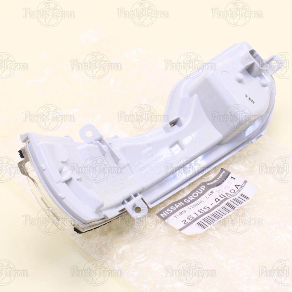 OEM Nissan Infiniti Q50 Q70 Left Driver Side Mirror Turn Signal