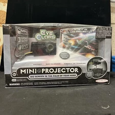 EyeClops Mini Projector Video Projector by Jakks Pacific New SEALED