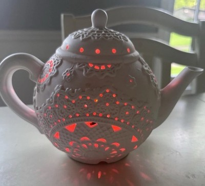 Vtg White Ceramic Teapot Lamp Pierced Lace Eyelet Reticulated Accent Nightlight