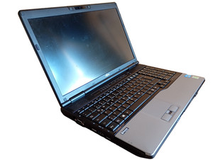 Fujitsu Lifebook E782 Laptop mit Intel Core i5 als Ersatzteilspender (R17 1111)