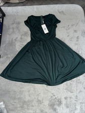 Small Women's/girls Green Dress (B)