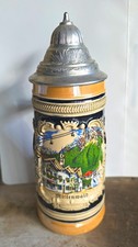 Steingut Bierkrug mit Zinndeckel, Motiv Mittenwald, Thema Bier & Brauerei