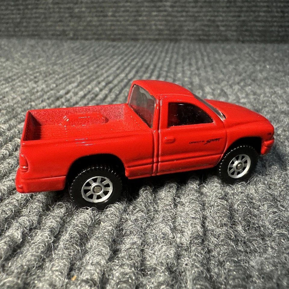 Maisto 道奇 Dakota Sport 红色(状况完好) — 第 2/3 张图片