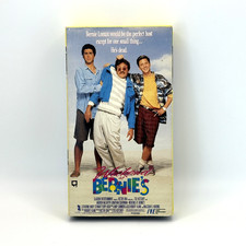 1989 Weekend At Bernies VHS fast free shippin...