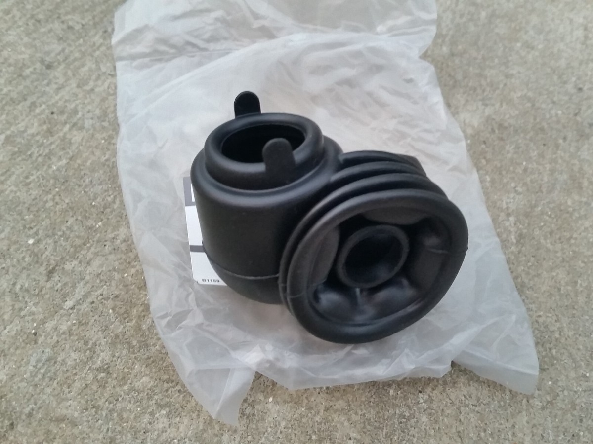 レボLT L Nissan Patrol Y60 GQ Lower Transfer Linkage Boot Genuine for sale