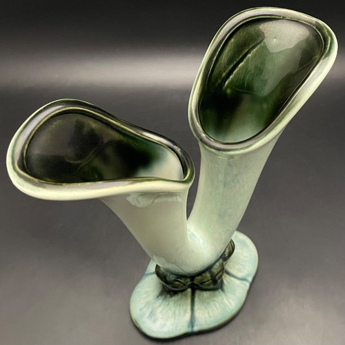 Hull Pottery Mint Green W15 Woodland Double Bud Vase 1949-1952 Made in USA 9"t - Picture 13 of 16