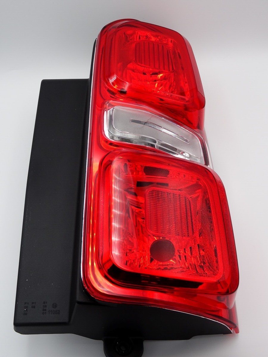 Rücklicht Heckleuchte für Peugeot Expert Opel Zafira Life Vivaro C ...