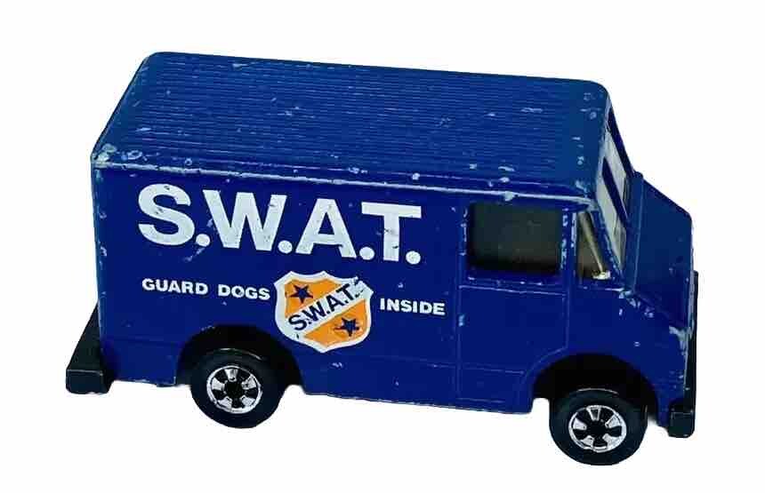 ホットウィール　S.W.A.T VAN. デリバリートラック 1976 Hot Wheels S.W.A.T. Police Guard Dog Scene Viewer