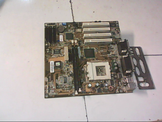 Carte Mère ASUS MEW-AM REV 1.01 – Socket 370 (occasion)