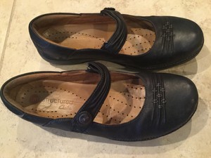 clarks ladies mary jane shoes
