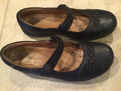 clarks structured ladies shoes