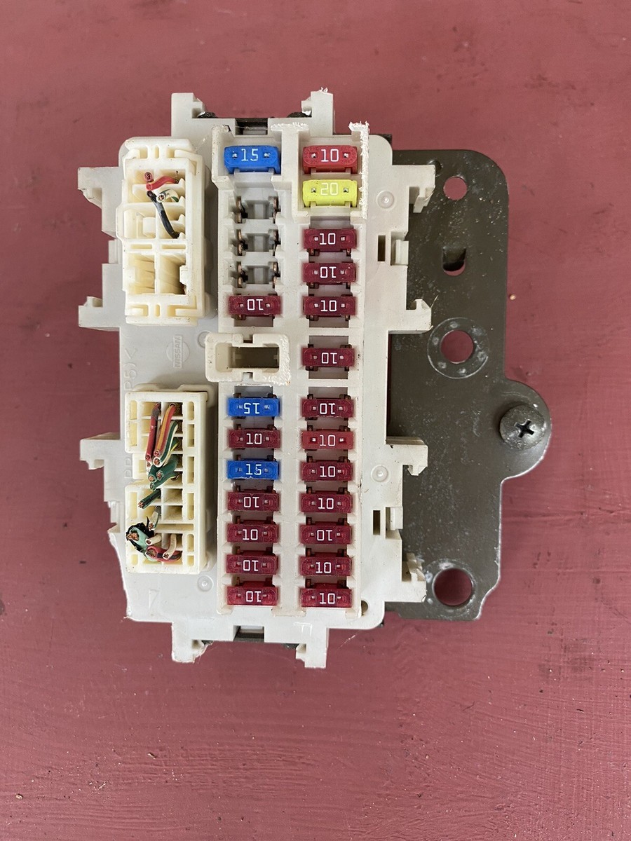 2005-2015 Nissan Xterra Under Dash Panel Fuse Box | 2290