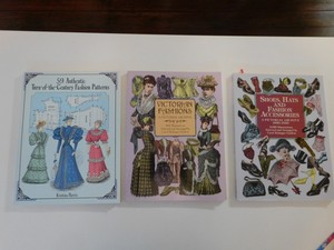 FASHION-BOOKS-2-PICTORAL-ARCHIVES-AND-1-59-AUTHENTIC-FASHIONS-OF-THE-CENTURY-WI