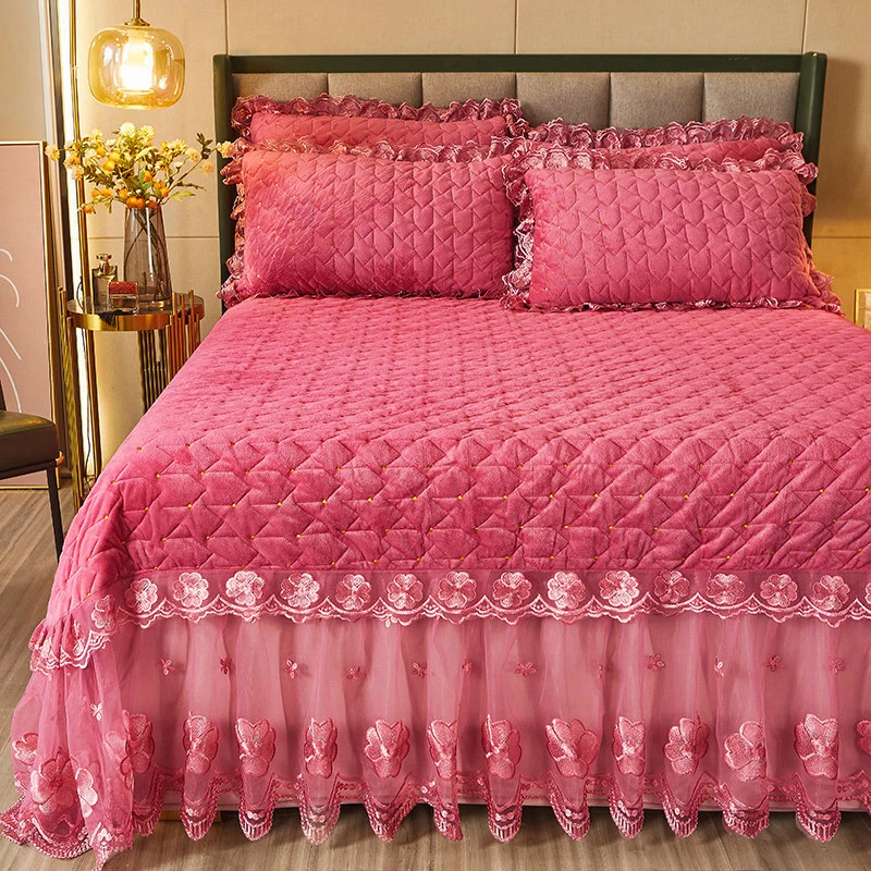 Thick Velvet Embroidery Lace Bedspread Queen Size Bed Cover Chic Soft Sheet Warm - Image 2 of 4