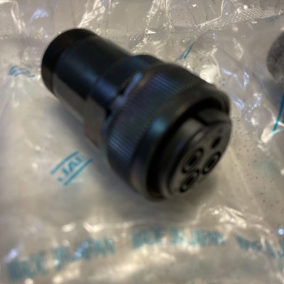 *NEW*JAE Fanuc Servo Motor CONNECTOR 22-22SE