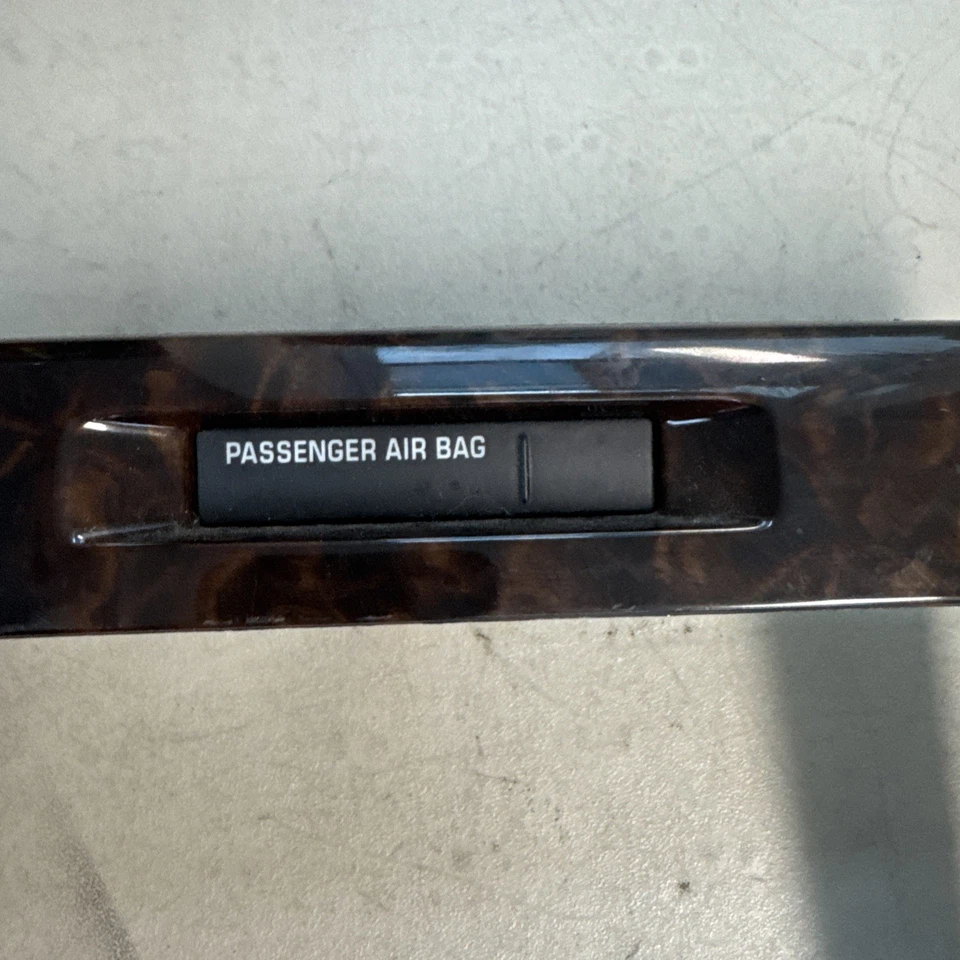 Chevrolet Impala 2014 radio tablero bisel moldura OEM. 15803854 Foto 2 de 4