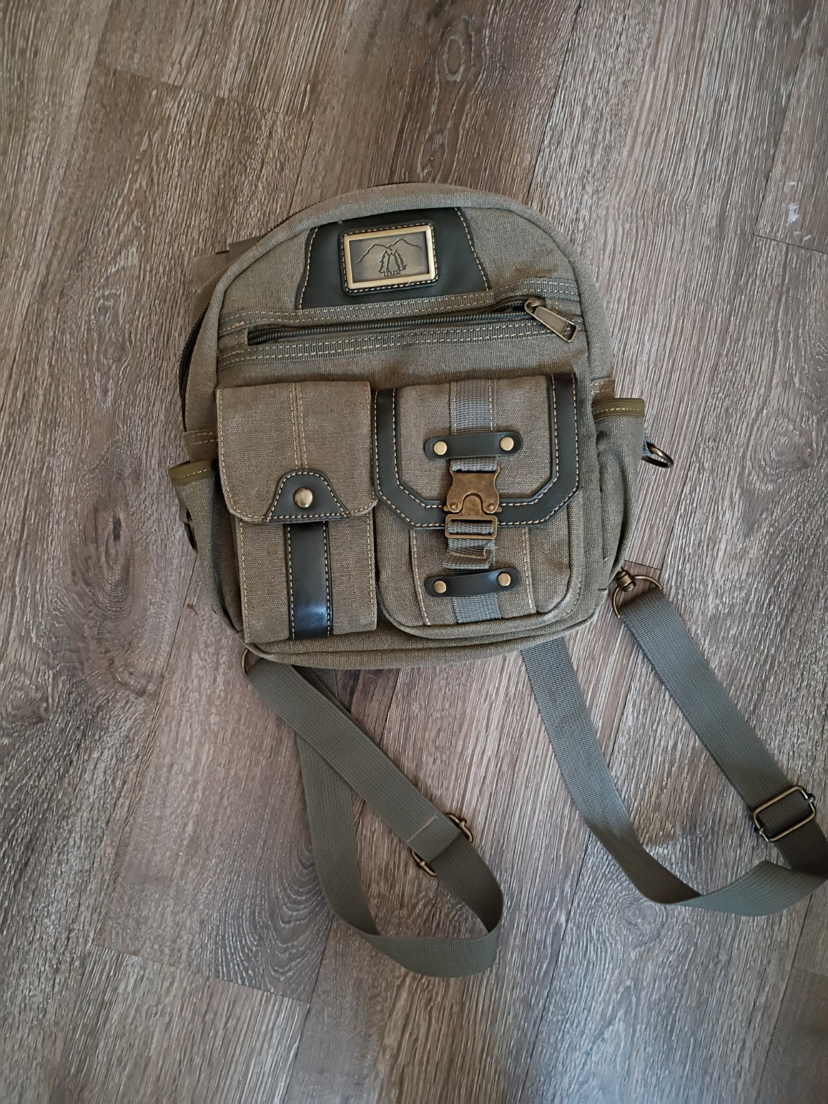 Triple Tree green Canvas Backpack - image 1