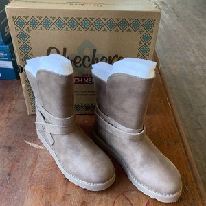 skechers 3 button boots