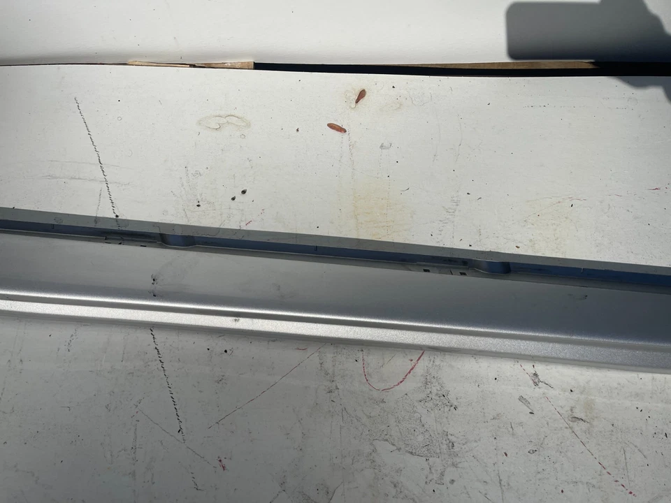 Moldura de panel basculante lateral izquierdo Cadillac Dts 2005-10 15239655 OEM Foto 4 de 4