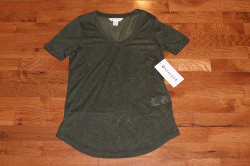 BNWT Athleta Breezy Scoop V-Neck Tee Size Extra Small MSRP $49!!