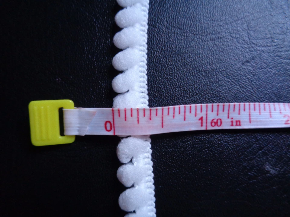 Flecos Baby Pom Pom, 3/8 pulgadas de ancho -seleccionar color-vender por yarda Foto 3 de 3