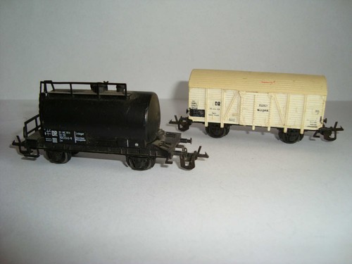 TT - Zeuke_2achs. Güterwagen und schwarzer Kesselwagen  (3896) | Zustand: Gebraucht