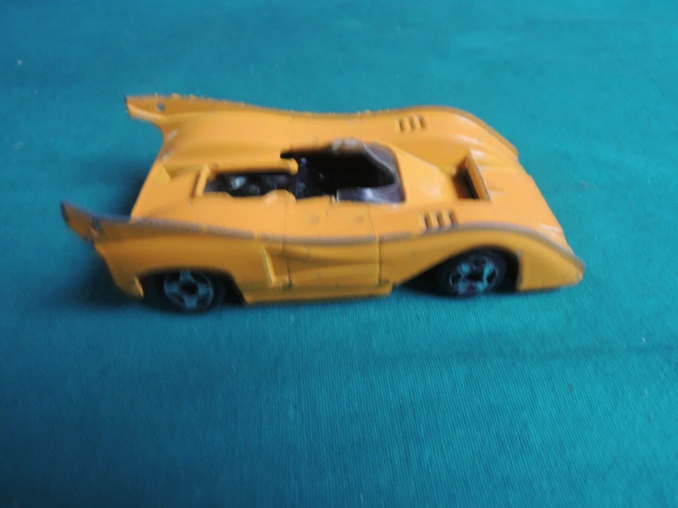 L68-POLITOYS E 32 - MC LAREN CHEVROLET- GIALLO-MODELLISMO AUTO EPOCA MOTO RUOTA - Immagine 3 di 4