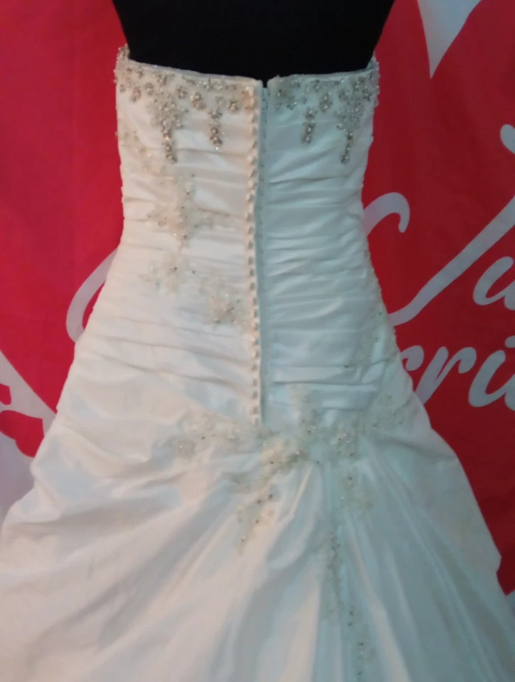 Wedding dress size 14 ivory taffeta Benjamin Roberts, see measurement chart, U - Image 4 of 4