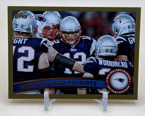 New England Patriots [Gold] #346 2011 Topps card