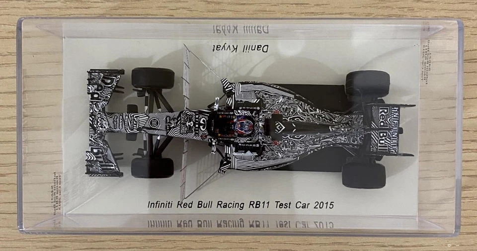 SPARK Red Bull test car 2015 Kvyat 1:43 / COLLECTION IN DESCRIPTION - Image 2 of 2
