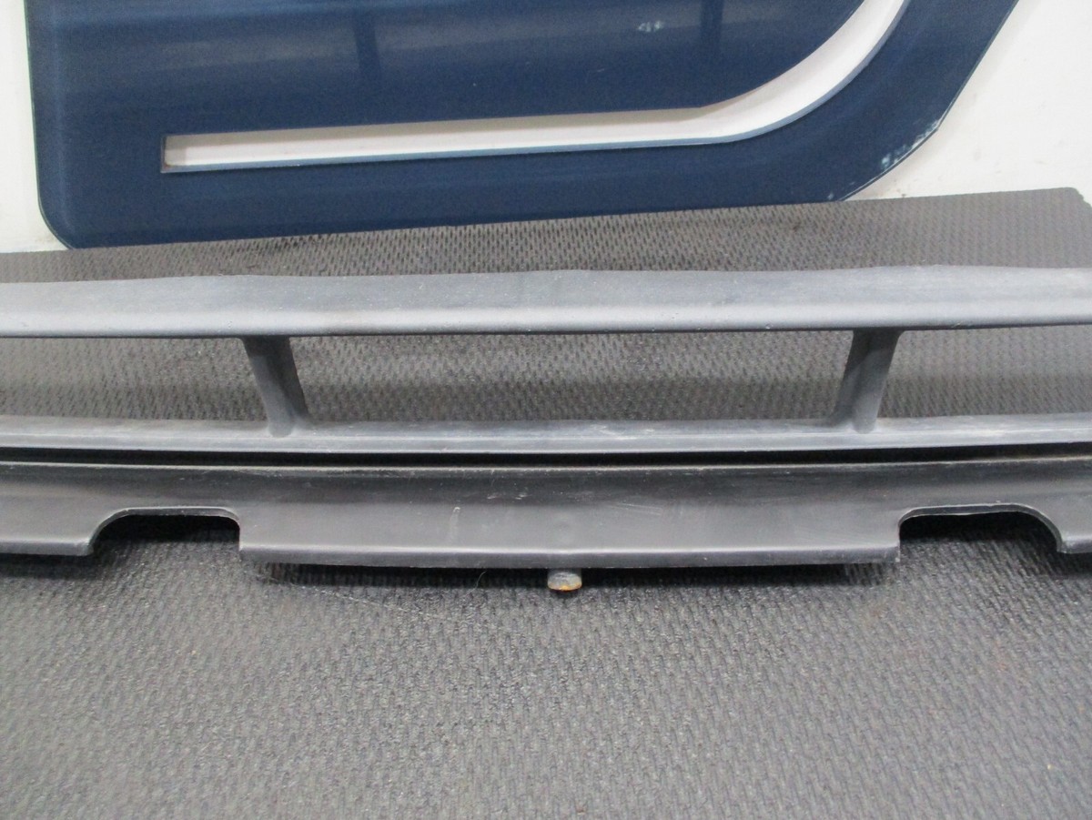 NISSAN　スカイライン　グリル 84-86 NISSAN 300 ZX BLACK FRONT BUMPER GRILLE TRIM 62300