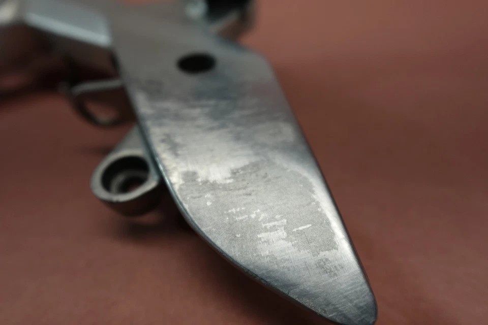 Reposapiés delantero derecho Honda Interceptor 800 VFR800 1998-2001 Foto 3 de 4