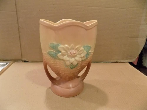 Hull Pottery 8 3/4" Water Lily Pattern Art Deco Vase # L.A. 8 1/2" 1940's
