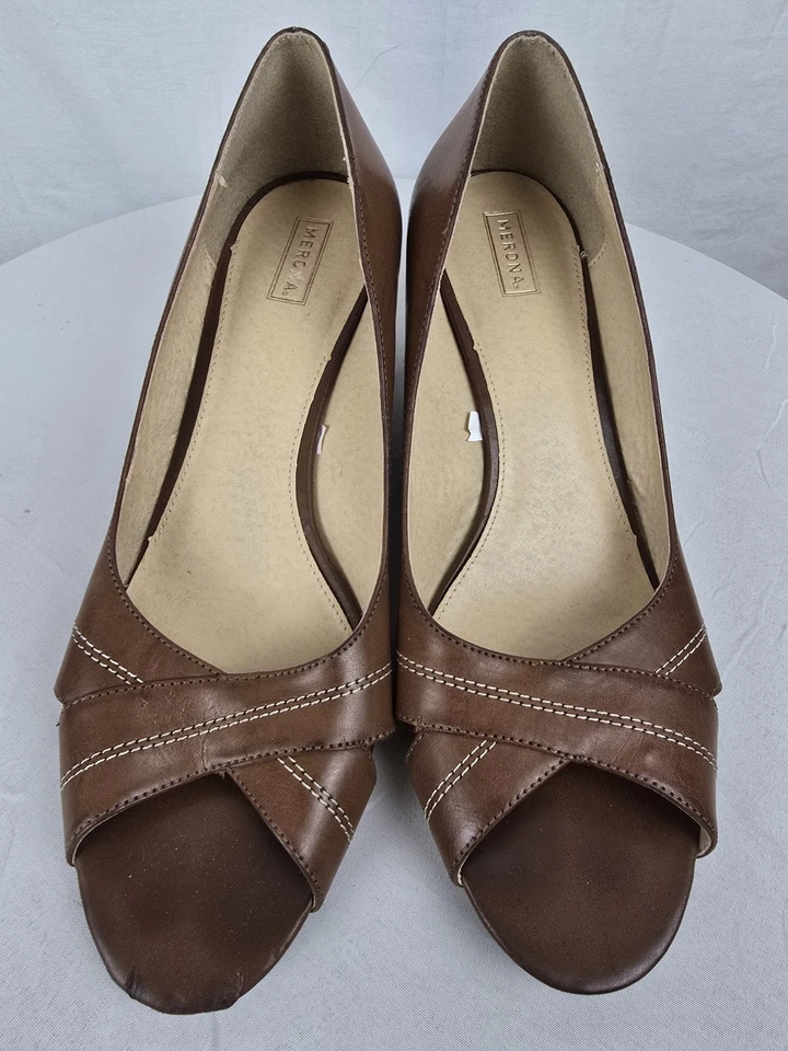 Anilhas peep-toe de couro sintético marrom Merona tamanho 9,5 - Imagem 4 de 4