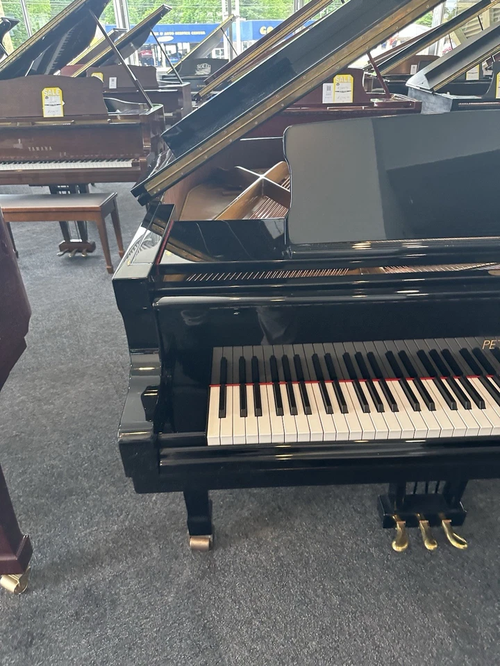 Piano de cola para bebé Petrof blanco de 5'3"". V 0001 Blanco #521525 Excelente con Valoración Foto 3 de 4