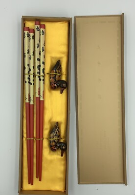 Elegant Wood Chopsticks With two Duck Rests Fancy Beijing Asian